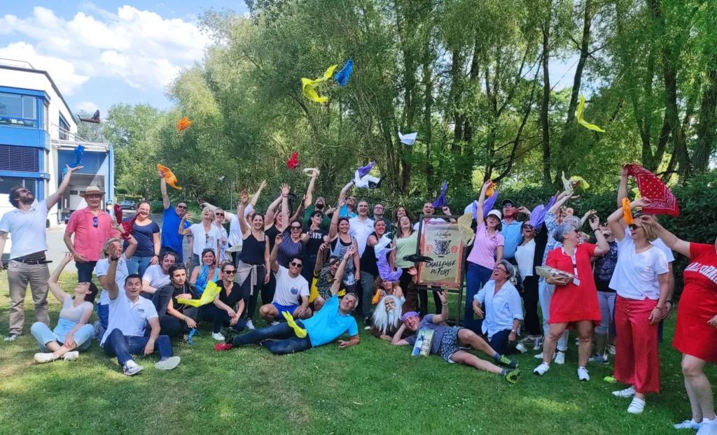 team building Lille 2ISD photo de groupe challenge robinson